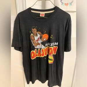 PreOwned Homage Hakeem Olajuwon Houston Rockets Black TShirt Size Med Made USA